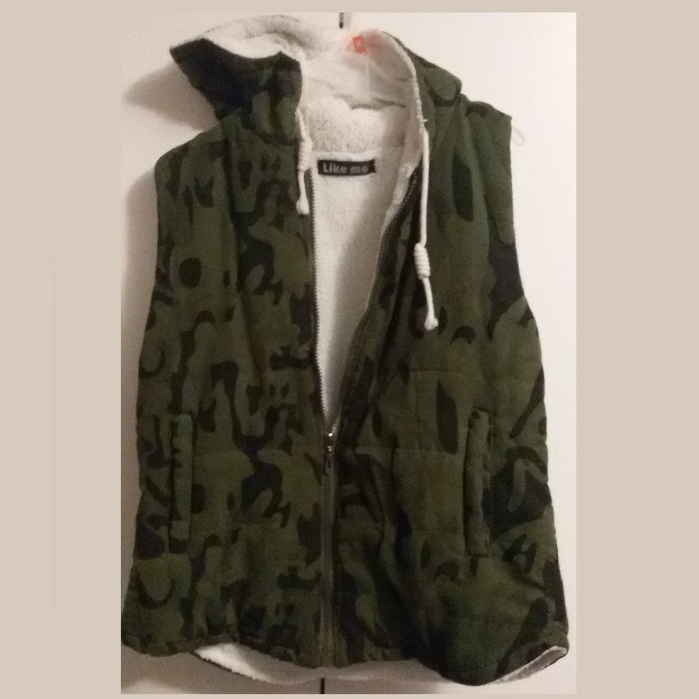 Camo Military Vest Size M